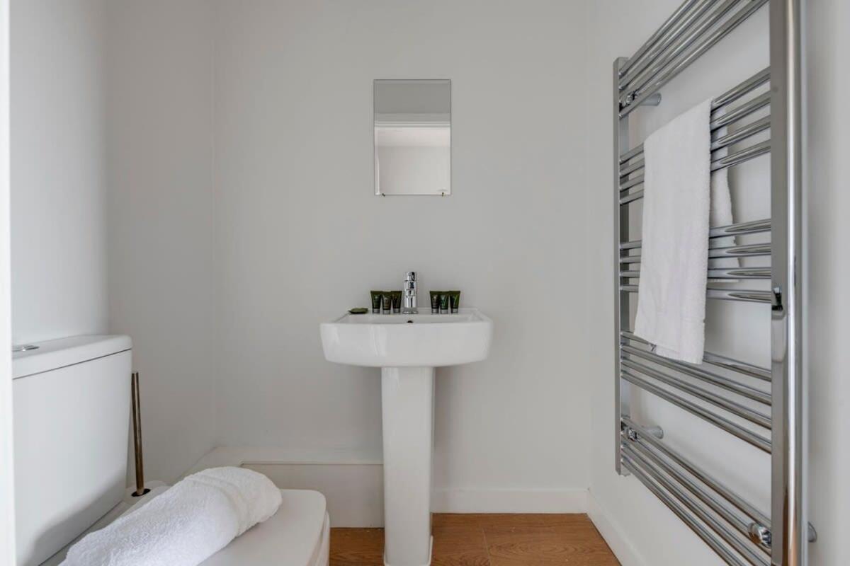 Spacious 1 Bedroom Apartment In A Converted Mill Leeds (West Yorkshire) Exterior photo