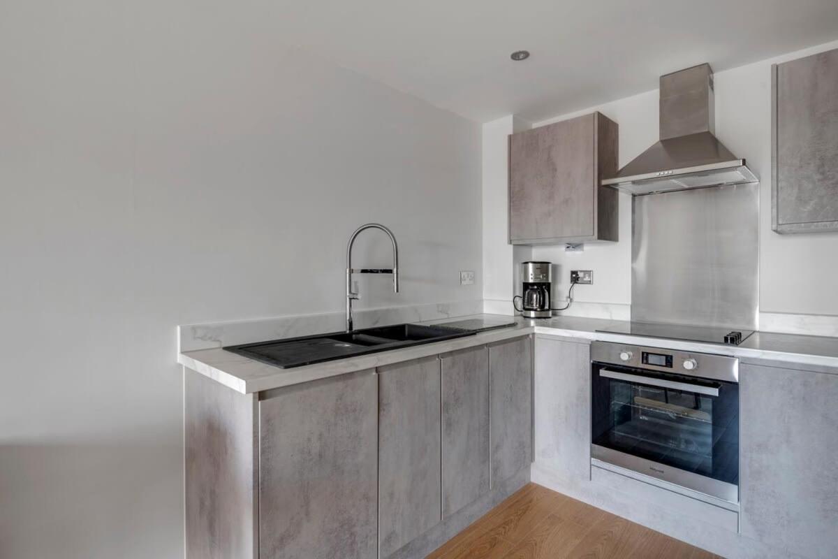 Spacious 1 Bedroom Apartment In A Converted Mill Leeds (West Yorkshire) Exterior photo