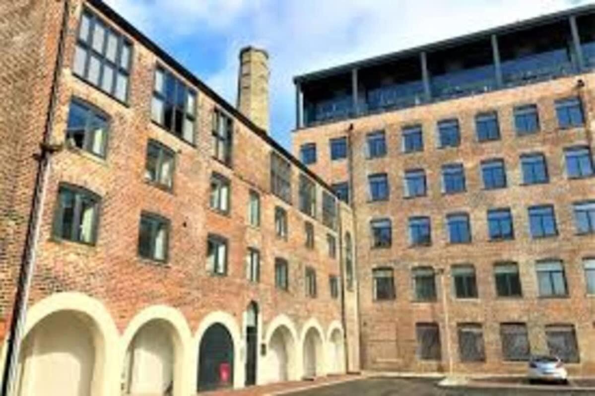 Spacious 1 Bedroom Apartment In A Converted Mill Leeds (West Yorkshire) Exterior photo